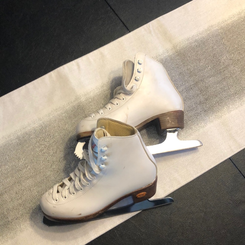 Riedell girls figure skates
